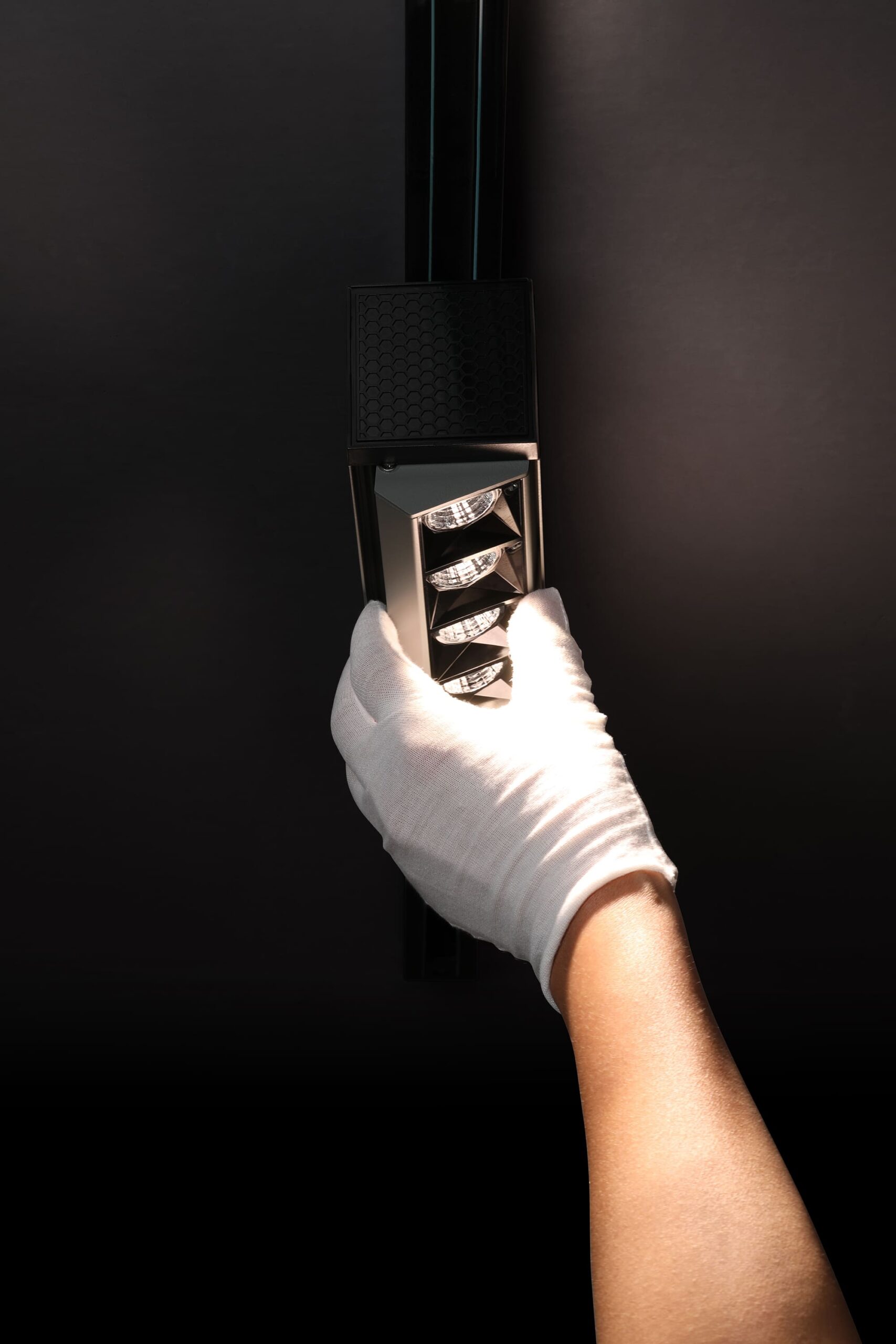 FOJOLUX GK-H60601 and GK-H61001 series LED track lights in use, showcasing bright illumination effect with high color rendering and adjustable angles.