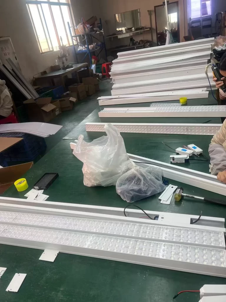 FOJO shelf display lighting linear track light production in factory workshop assembling GP65 LED track lighting fixtures